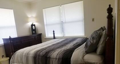 Cozy Cottage Apartment with All Amenities