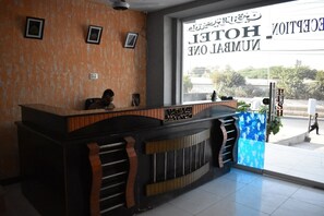 Reception - Hotel Numbal One (Rawalpindi)