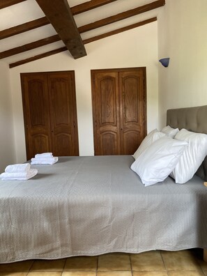 2 bedrooms, iron/ironing board, free WiFi, bed sheets - Torriciola villa rental Murier swimming pool 2 bedrooms (Propriano)