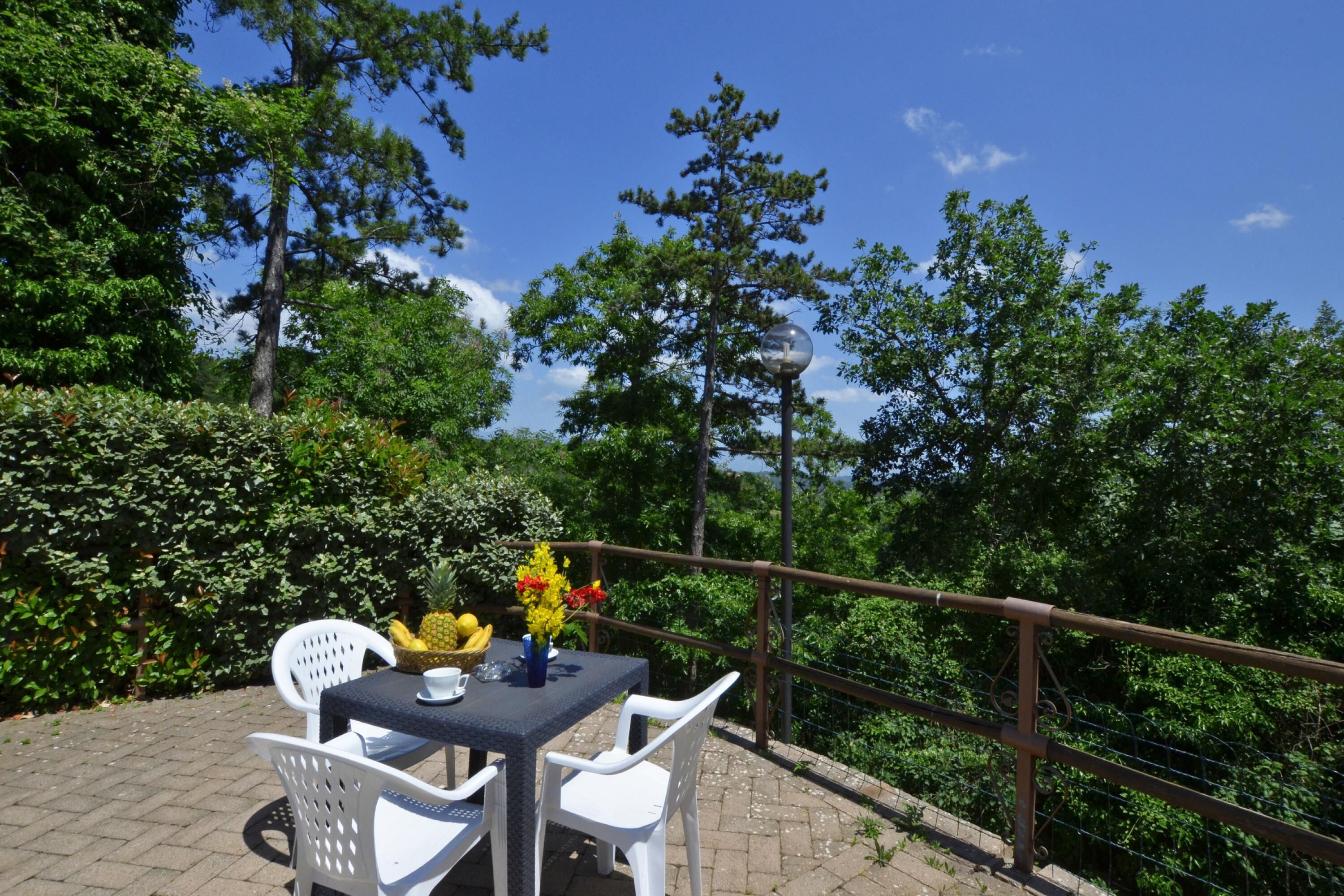 Villa familiare, camere multiple, lato montagna (Villa Francesca) | Ristorazione all'aperto