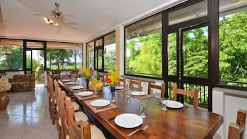 Family Villa, Multiple Bedrooms, Balcony, Mountainside (Villa Francesca) | Dining