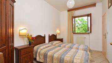 Family Villa, Multiple Bedrooms, Mountainside (Villa Francesca) | 10 bedrooms, iron/ironing board, free WiFi, bed sheets