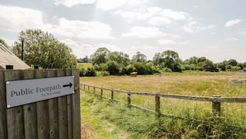 Cottage | Property grounds