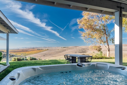 Sunset at Nirvana-Infinity Pool, Tuscan Hill Views and Incredible Sunsets!