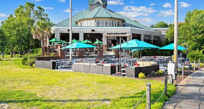 Aqua Vista by SoCharm | Waterfront Condo | 3 Bedrooms Sleeps 6