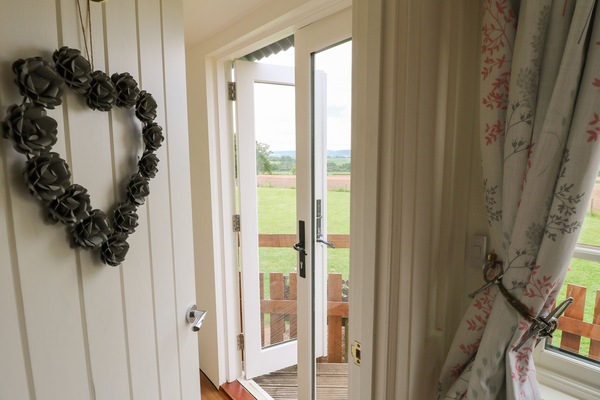 Cottage | 1 bedroom, WiFi (free), individually decorated, individually furnished