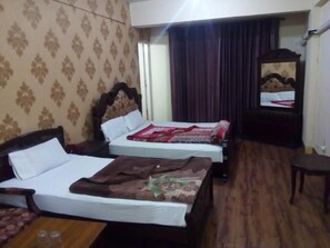 三人房 | 免費無線上網、床單