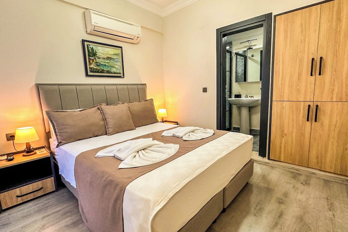 Queen Pool View 102-103 | 1 bilik tidur, peralatan tempat tidur premium, katil Select Comfort