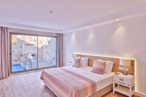 Suite -Özel Havuzlu | Hochwertige Bettwaren, Minibar, kostenloses WLAN, Bettwäsche