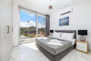 3 bedrooms, in-room safe, iron/ironing board, free WiFi