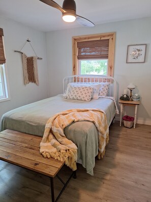 3 bedrooms, in-room safe, free WiFi, bed sheets