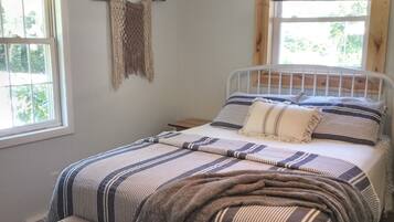 3 bedrooms, in-room safe, free WiFi, bed sheets