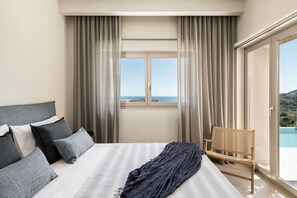 3 bedrooms, in-room safe, iron/ironing board, free WiFi