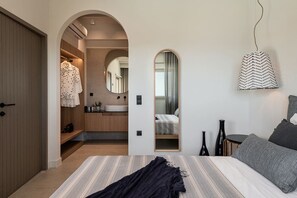 2 chambres, coffres-forts dans les chambres, fer et planche à repasser