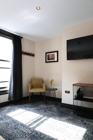Comfort Double Room | Desk, laptop workspace, free WiFi, bed sheets