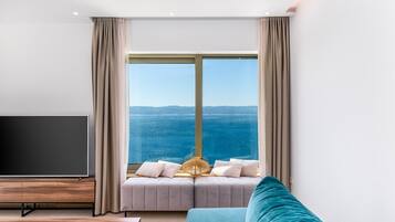 テレビ、暖炉、テレビゲーム