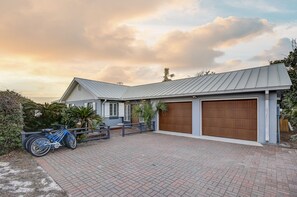 Exterior - Gulf Front Home in Seagrove Beach, FL with 3 Bedrooms and 3 Bathrooms (Santa Rosa Beach)