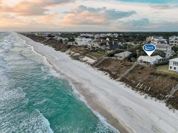 On the beach - Gulf Front Home in Seagrove Beach, FL with 3 Bedrooms and 3 Bathrooms (Santa Rosa Beach)