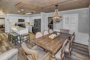 Dining - Gulf Front Home in Seagrove Beach, FL with 3 Bedrooms and 3 Bathrooms (Santa Rosa Beach)