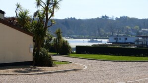 Property grounds - Villa 23 -  a house that sleeps 4 guests  in 2 bedrooms (Wootton Bridge)