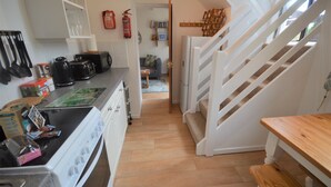 Fridge, microwave, oven - Villa 23 -  a house that sleeps 4 guests  in 2 bedrooms (Wootton Bridge)