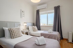 2 bedrooms, iron/ironing board, Internet, bed sheets - Portugal Portfolio - Sunny Monte Estoril (Estoril)