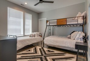 4 bedrooms, iron/ironing board, WiFi, bed sheets