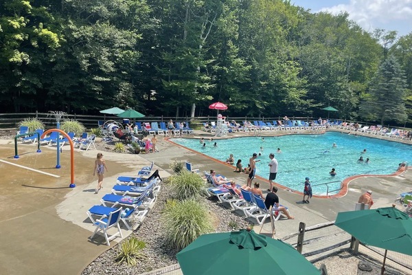 Piscine couverte, piscine extérieure