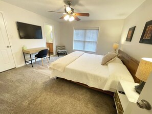 4 Schlafzimmer, Schreibtisch, Bügeleisen/Bügelbrett, kostenloses WLAN