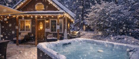 Tina de hidromasaje al aire libre