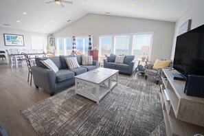 TV - Ocean front gem offering 6BR/5BA with direct beach access! (North Topsail Beach)