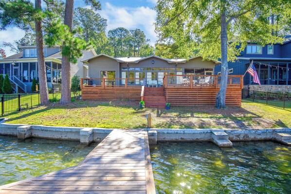 Exterior - Lake Front House on Quiet Cove (Eclectic)