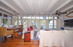 تلفزيون ذكي