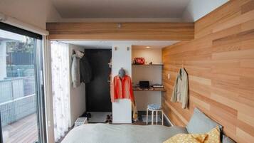 1 bedroom, desk, free WiFi, bed sheets