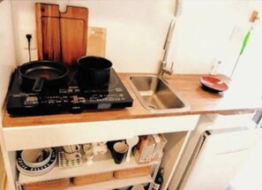 雪櫃、微波爐、廚房用具/餐具/器皿