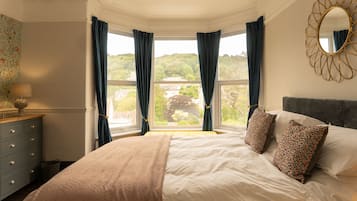 Superior House, Private Bathroom (Langleigh Villa) | 4 bedrooms