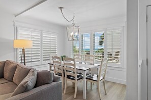 TV - Seas The Surf - Newly Updated, Gulf Views, Walk to Beach, Bike to 30A! (Inlet Beach)