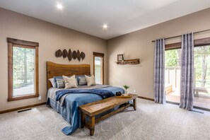 3 bedrooms, travel cot, free WiFi, bed sheets - WARB10 - Gorgeous, Updated Home, Private Hot Tub, Air Condition and Ping Pong (Sunriver)