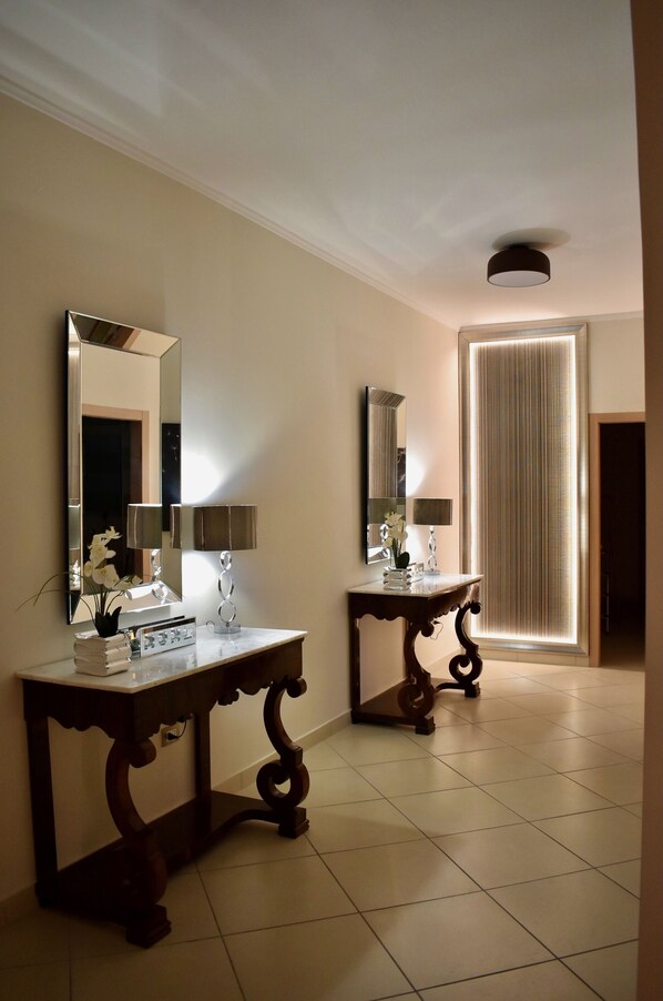 Interior - Appartamento Incantevole con Vista e Tutti Confort: App Parisi 53 (Cava de' Tirreni)