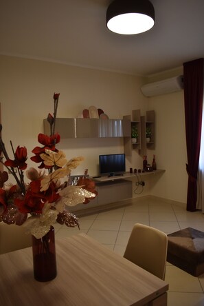 Interior - Appartamento Incantevole con Vista e Tutti Confort: App Parisi 53 (Cava de' Tirreni)