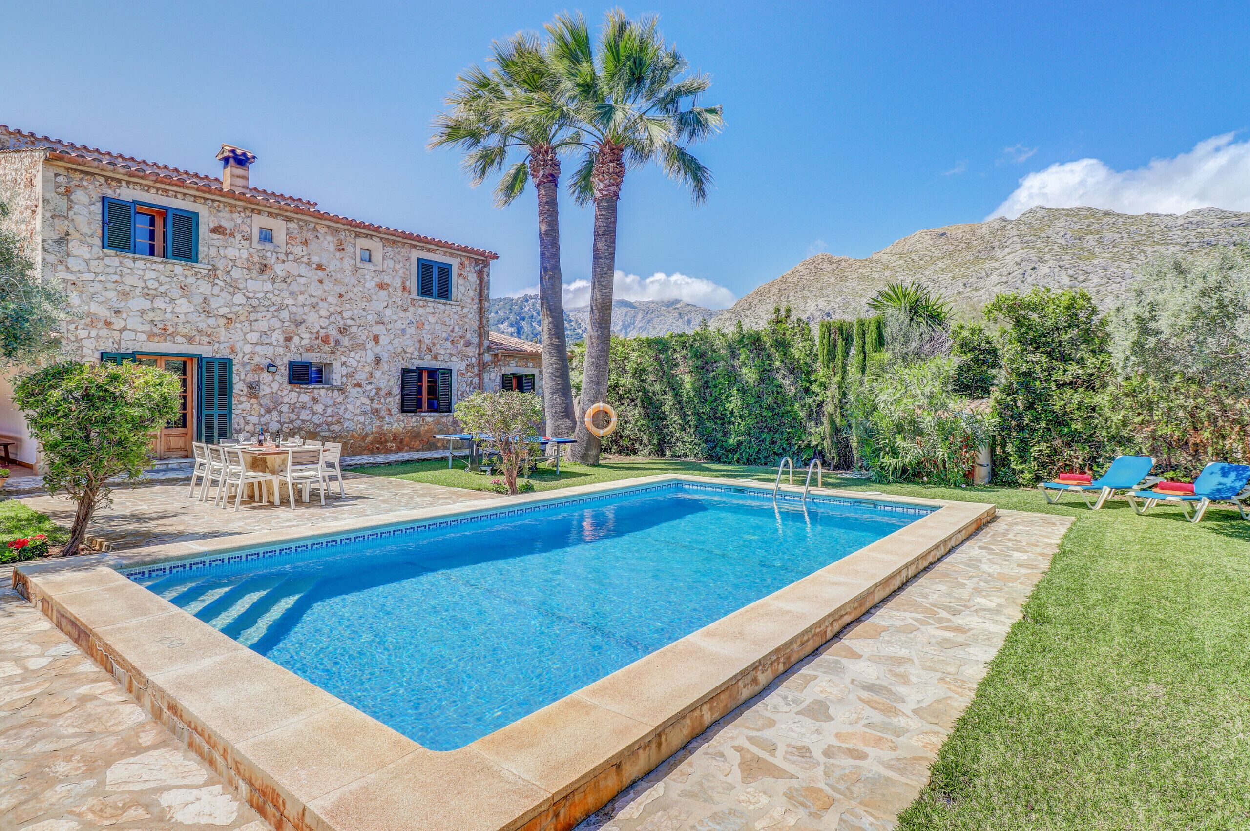 Beautiful villa with swimming pool