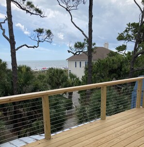 Property grounds - A WAVE FROM IT ALL - REST, RELAX, RECHARGE ! (Hilton Head Island)