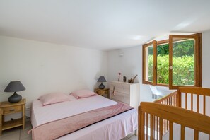 3 quartos, ferros/tábuas de passar roupa, Wi-Fi de cortesia