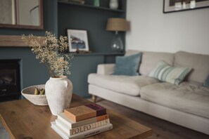 Cottage | Living area - Fairhaven (Dartmouth)