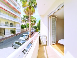 Property grounds - Viva Riviera Palais Holiday Design 2 Bedrooms (Cannes)