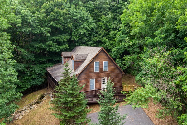 Adventure Awaits at this cozy 3-bedroom cabin perched atop Seven Devils in just over 3,800 feet in elevation!