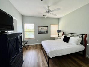 3 chambres, fer et planche à repasser, Wi-Fi gratuit, draps fournis