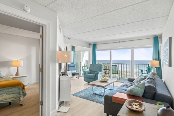 TV - Oceanfront w/ Pool - Safe, clean and Quiet (Jacksonville Beach)