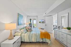 2 bedrooms, desk, iron/ironing board, WiFi - Oceanfront w/ Pool - Safe, clean and Quiet (Jacksonville Beach)