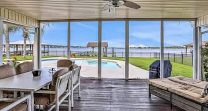 Peaceful Island Retreat - Heated Pool - Sleeps 10
